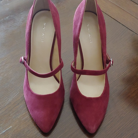 Nine West Burgundy Suede Heels Size 9 - Picture 2 of 7